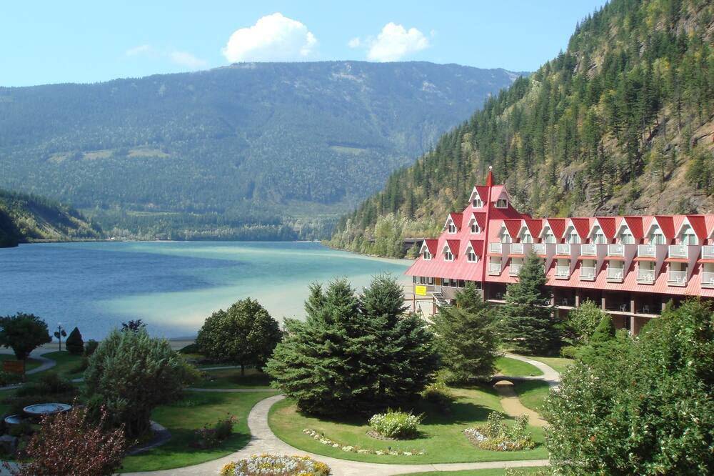 Three Valley Lake Chateau Ltd. 写真