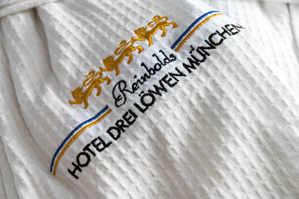 ホテル ドライ ロェーヴェン 写真