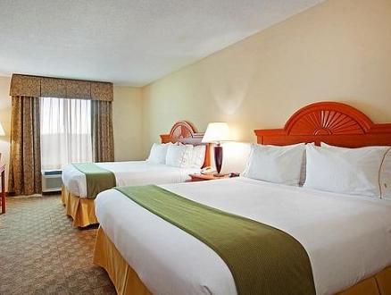 ホリデイ イン エクスプレス & スイーツ レノア シティ by IHG 写真