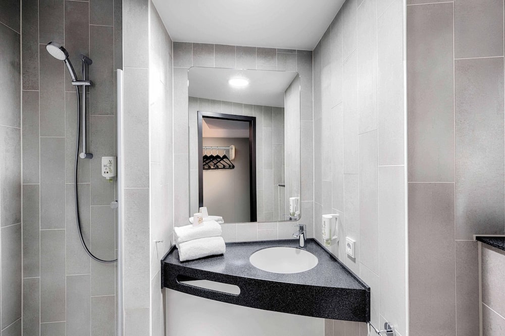 B&B  ホテル デュッセルドルフ-HBF 写真