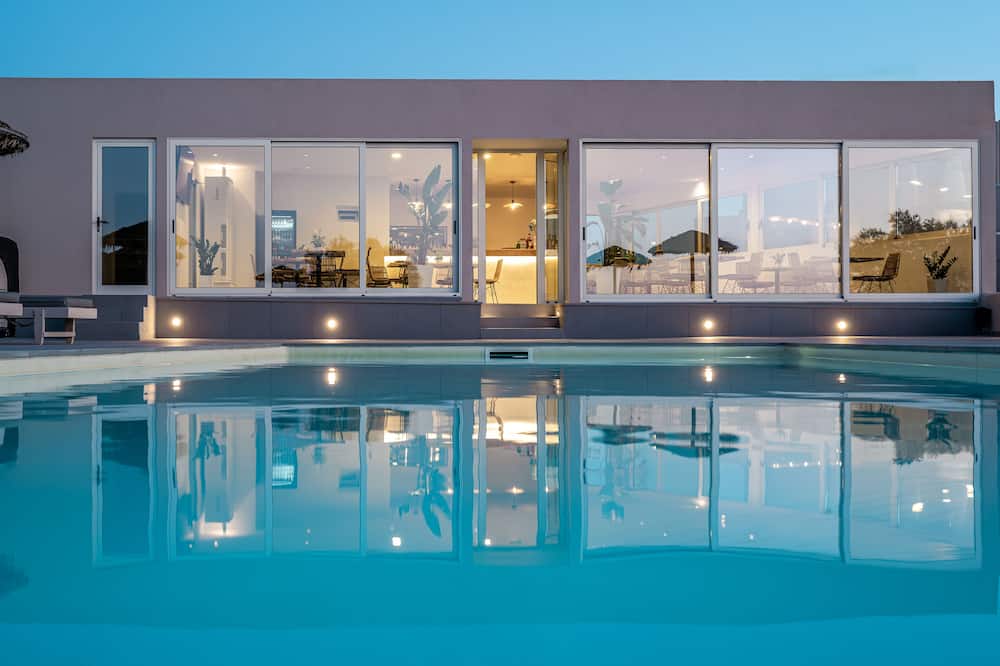 エン プロ ブティック スイーツ サントリーニ 写真