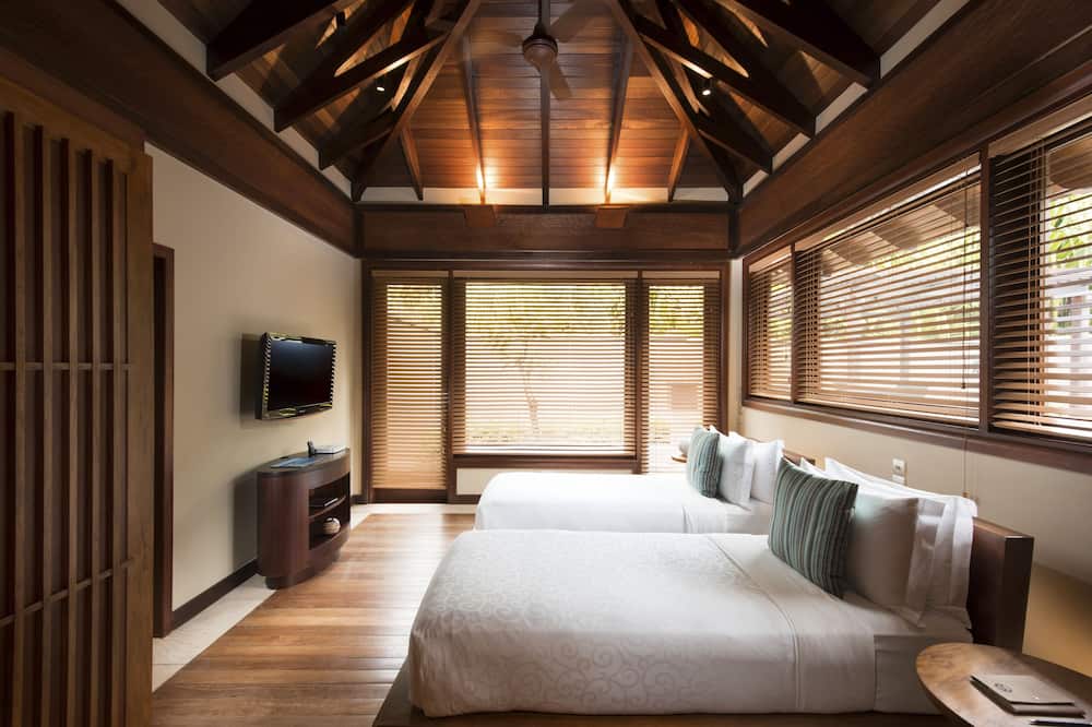 コンスタンス エフェリナ 写真