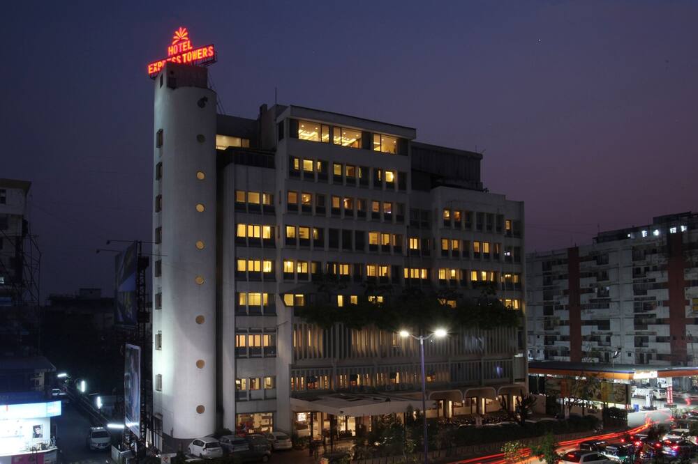 エクスプレス タワーズ ホテル 写真