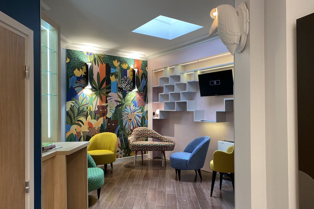 エドゥアール VI バイ マローン 写真