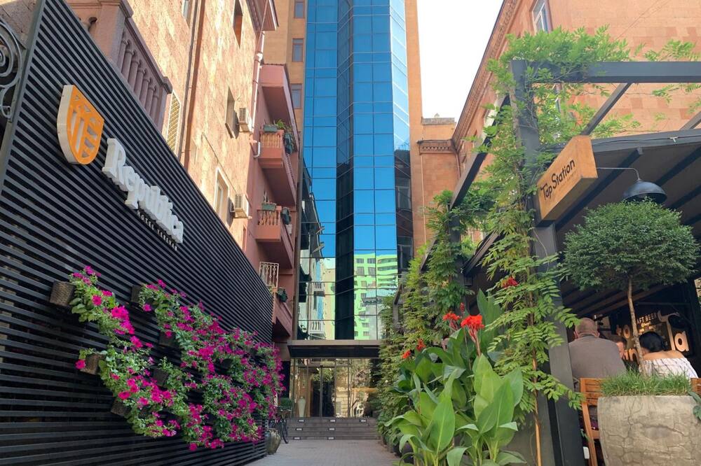 Republica Hotel Yerevan 写真