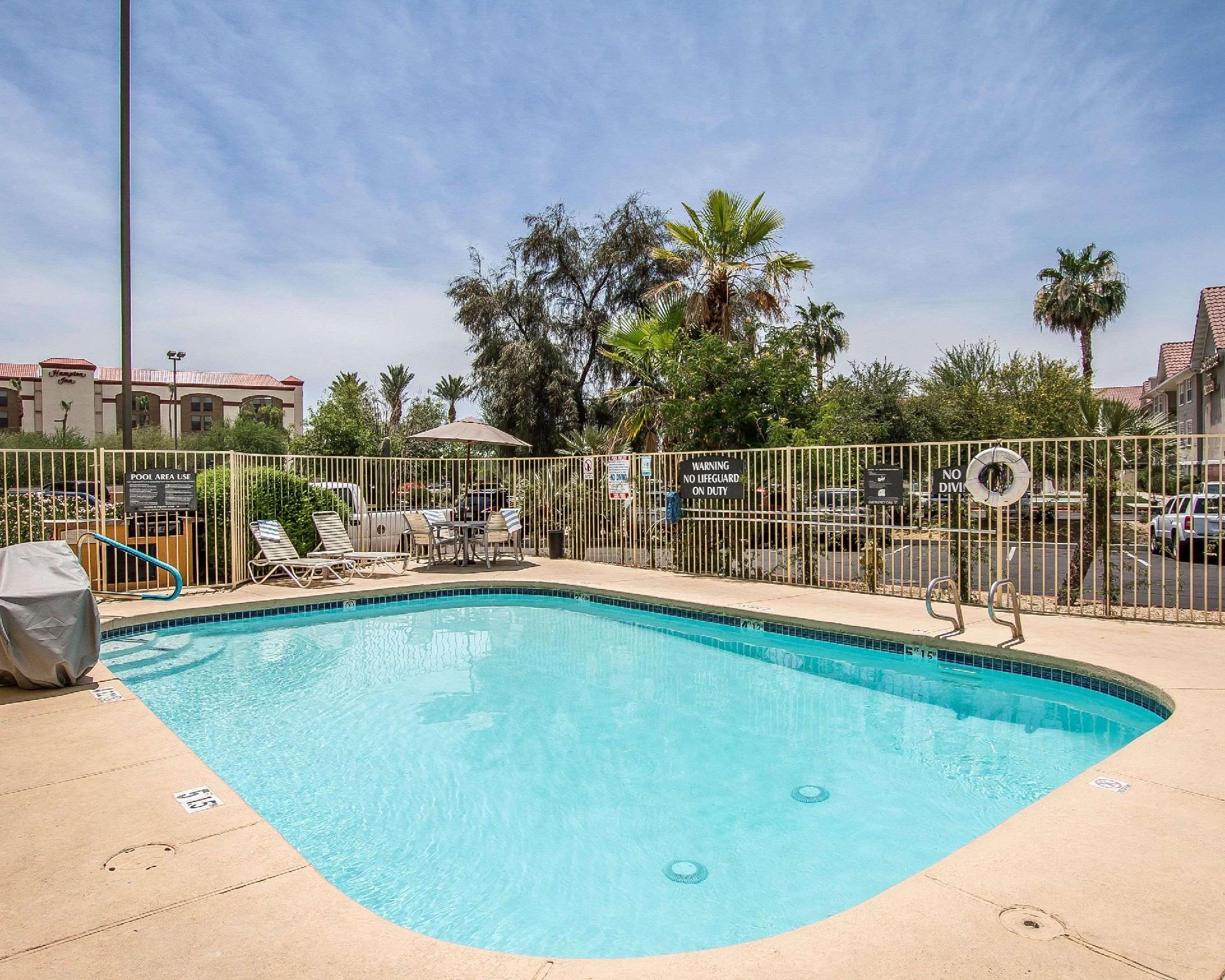 コンフォート スイーツ ピオリア スポーツ コンプレックス 写真