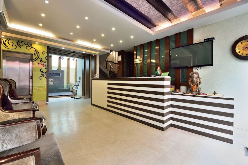 ホテル タクシュ イン 写真