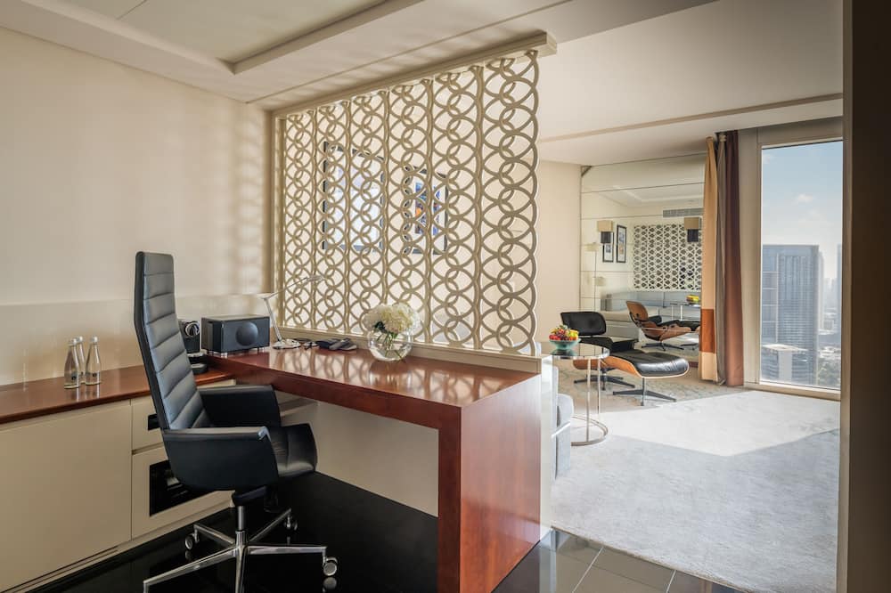 ジュメイラ エミレーツ タワーズ ドバイ 写真