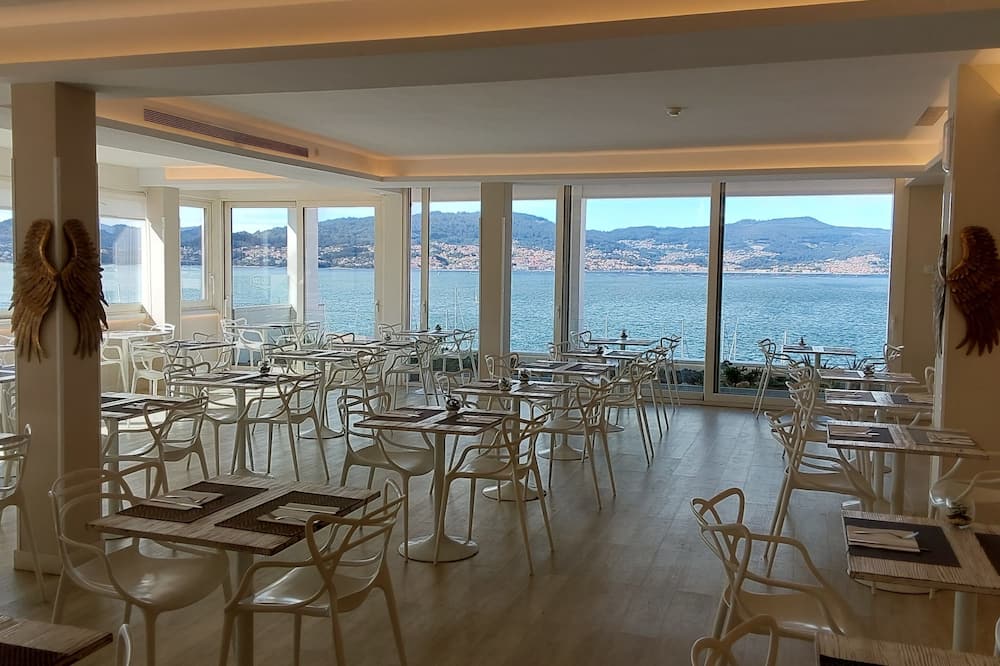 Hotel Ciudad de Vigo. 写真