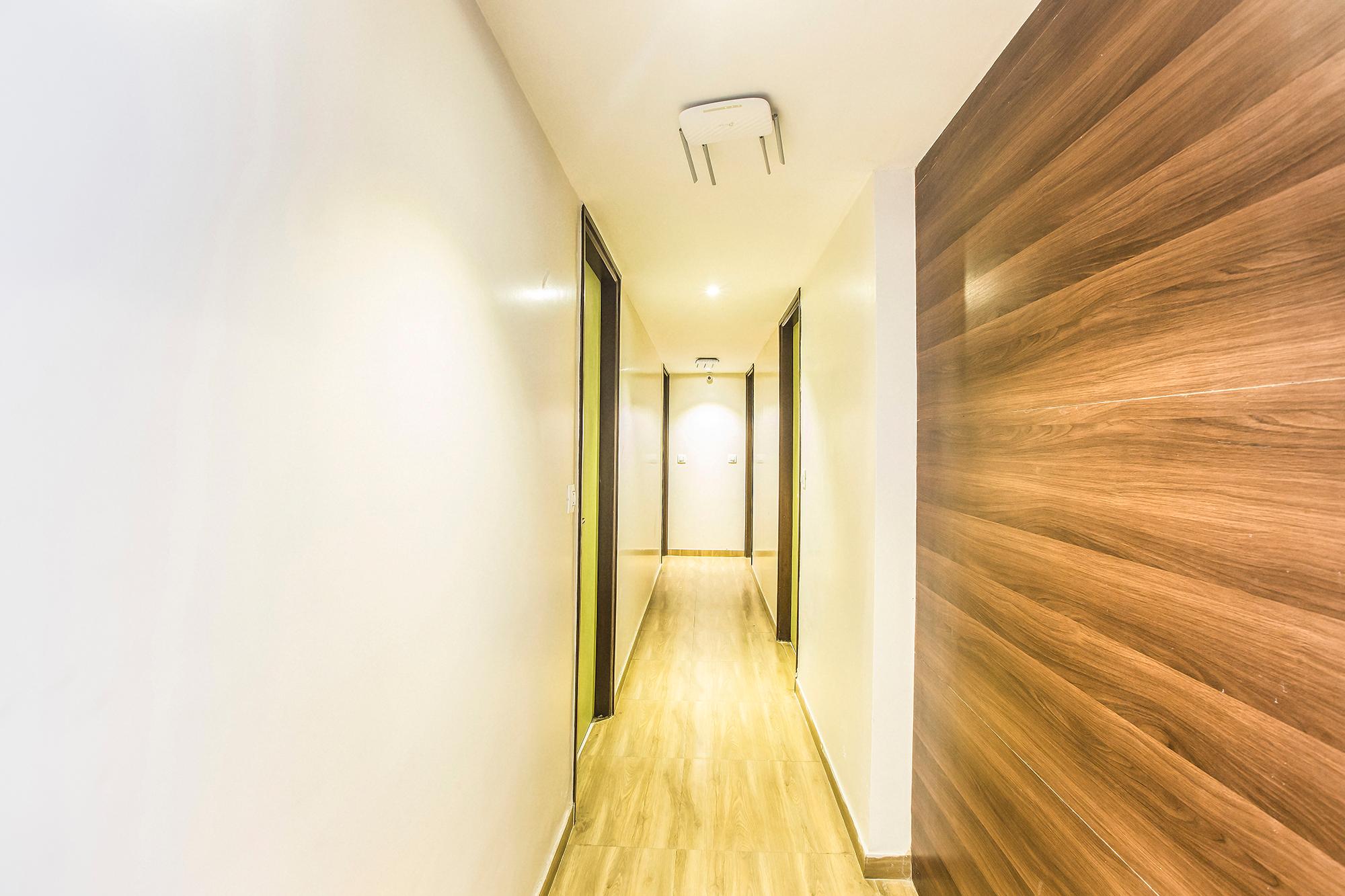 FabHotel Regal International 写真