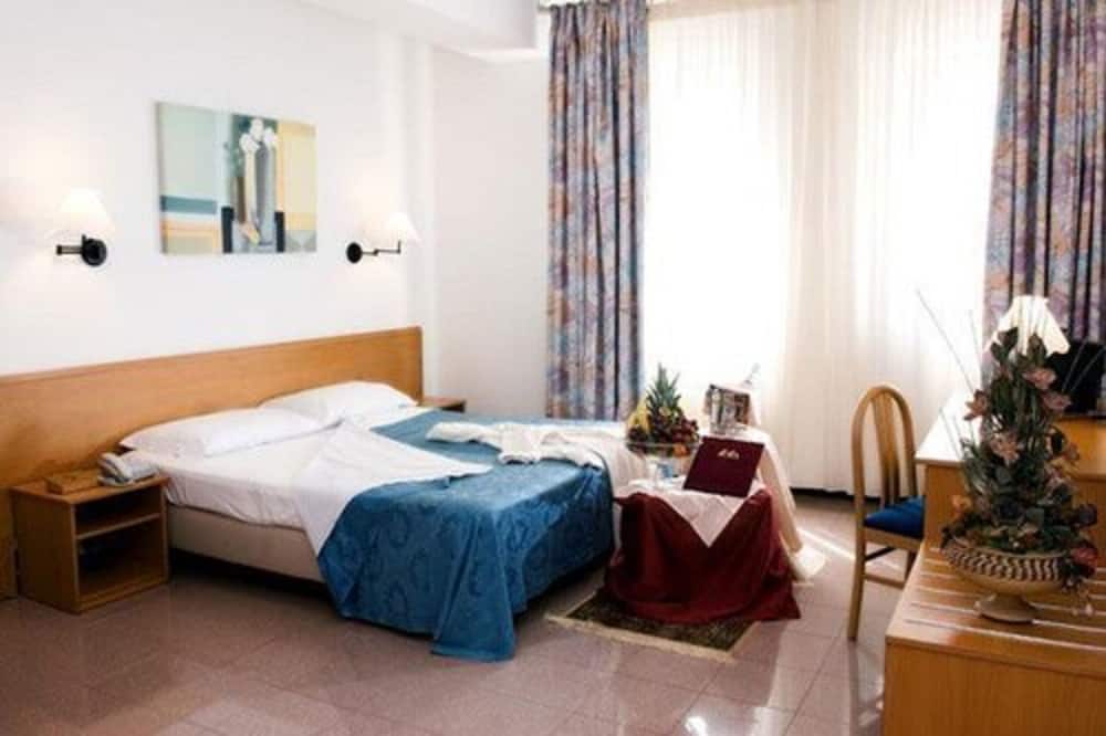 ホテル アストリア 写真