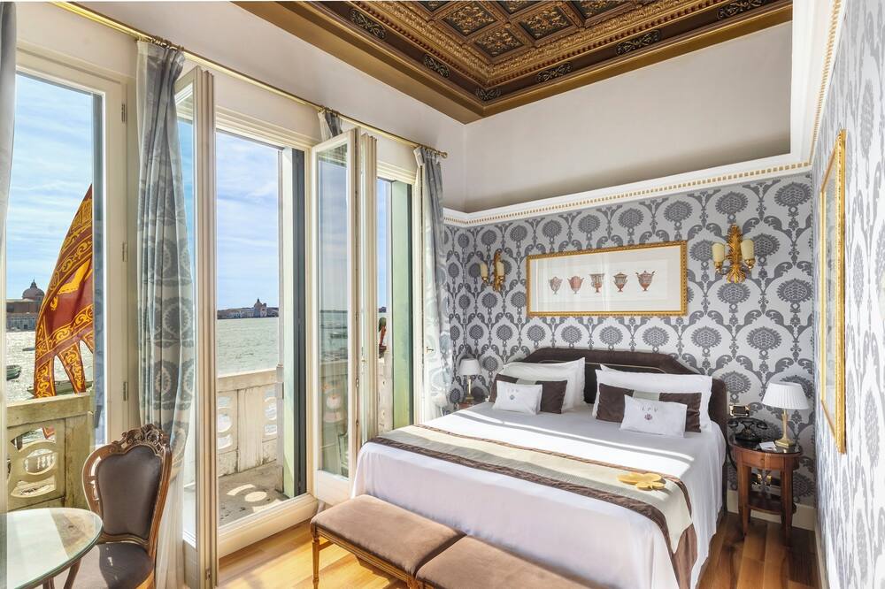 ホテル ロンドラ パレス 写真