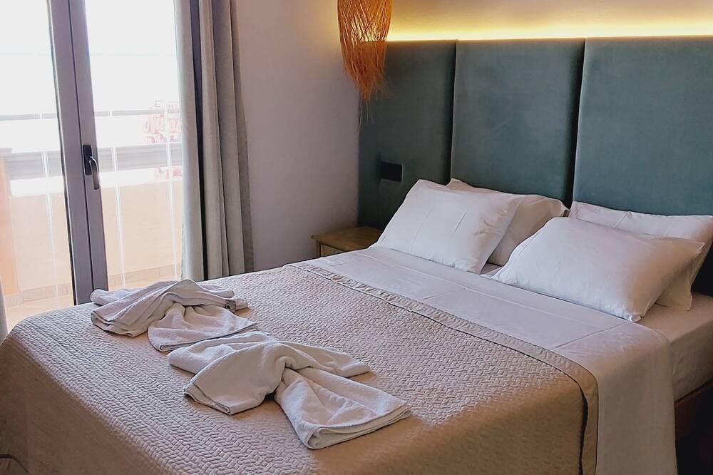 Ninos On The Beach Hotel 写真