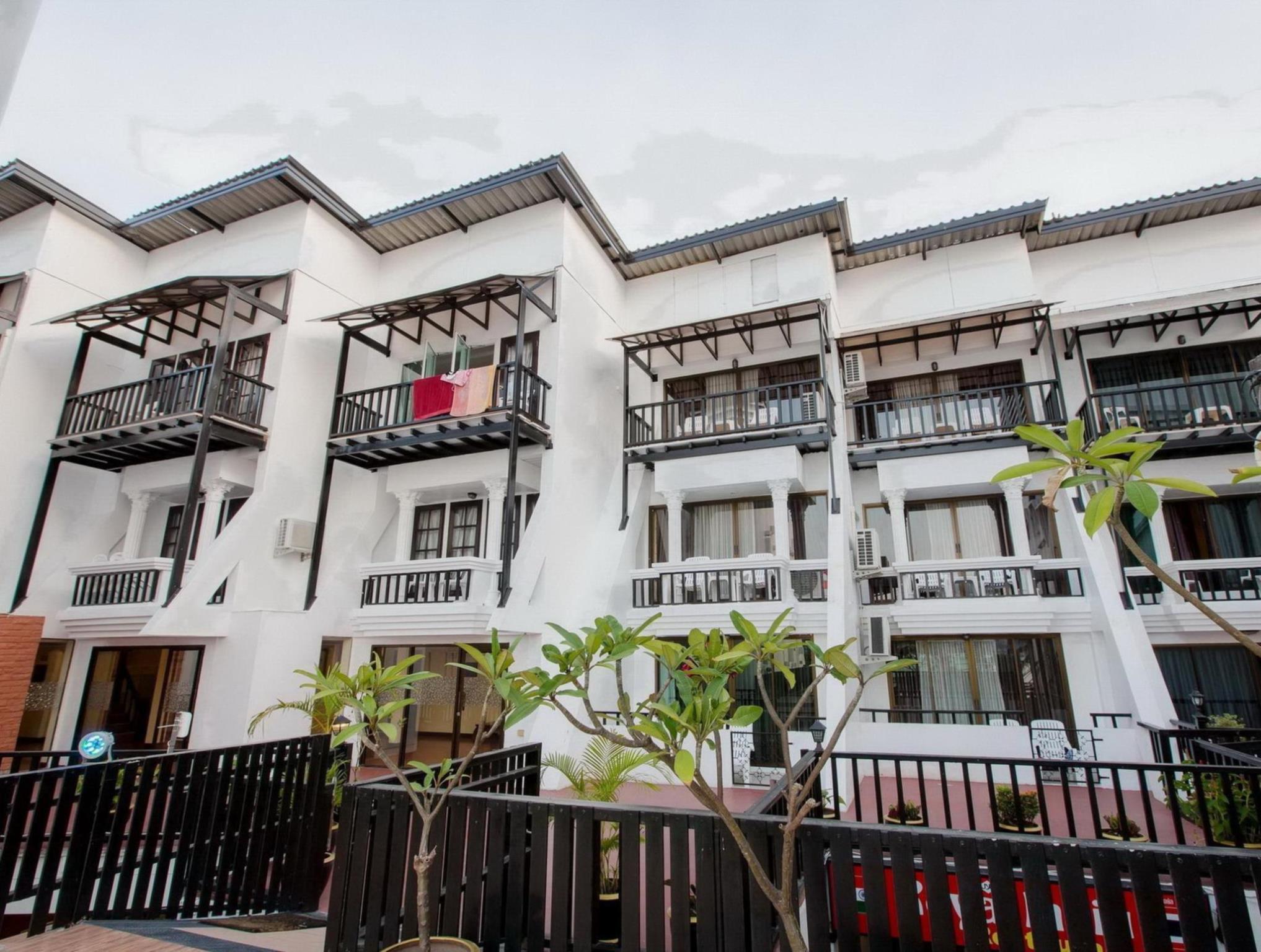 パトン スイス ホテル ビーチ フロント 写真