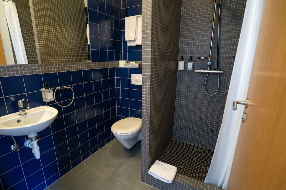 ホテル ヴァーラスキャールヴ 写真