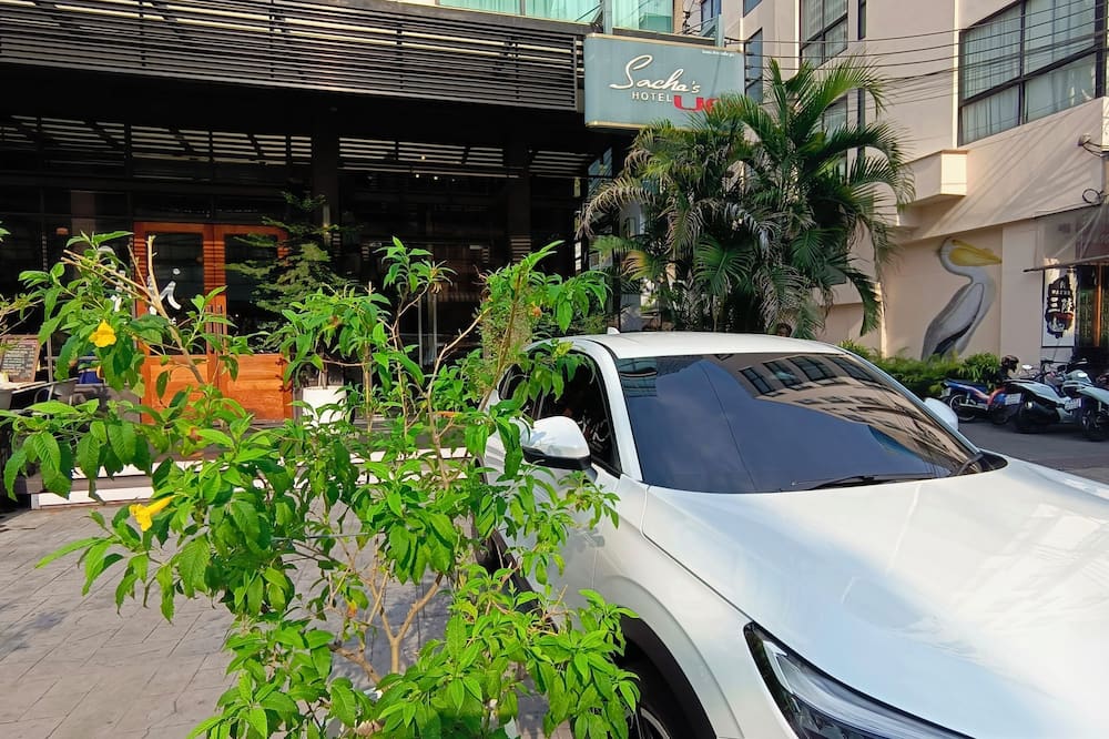 サシャズ ホテル ウノ 写真