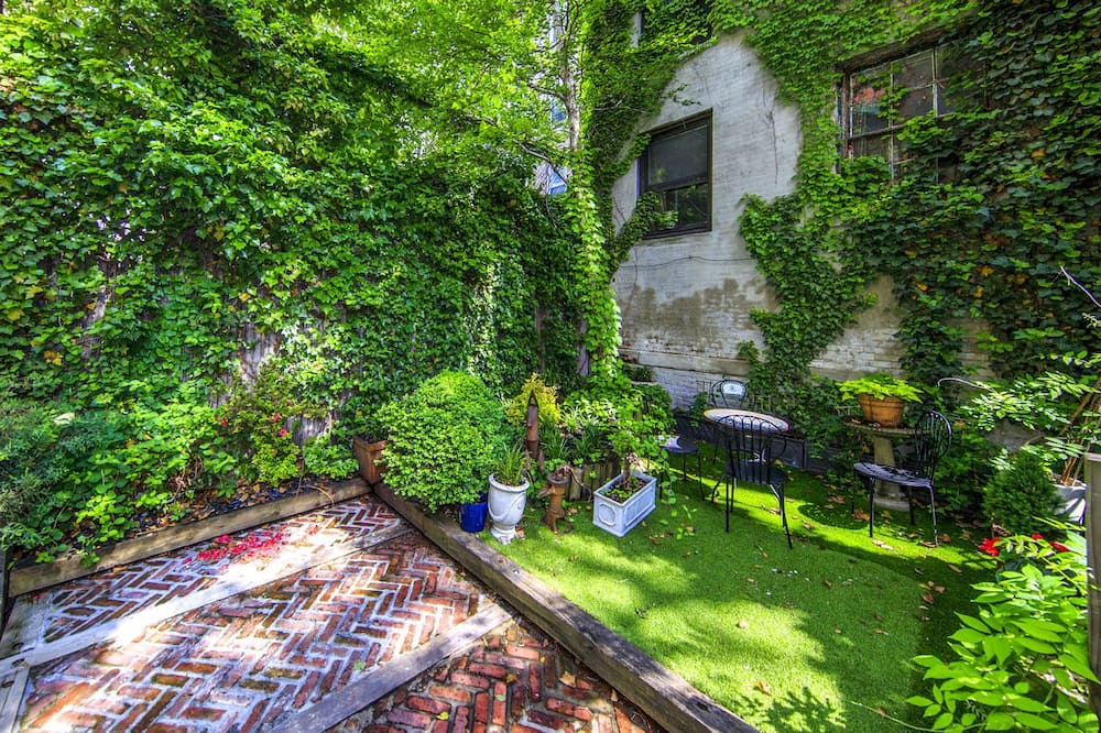 チェルシー パインズ イン 写真