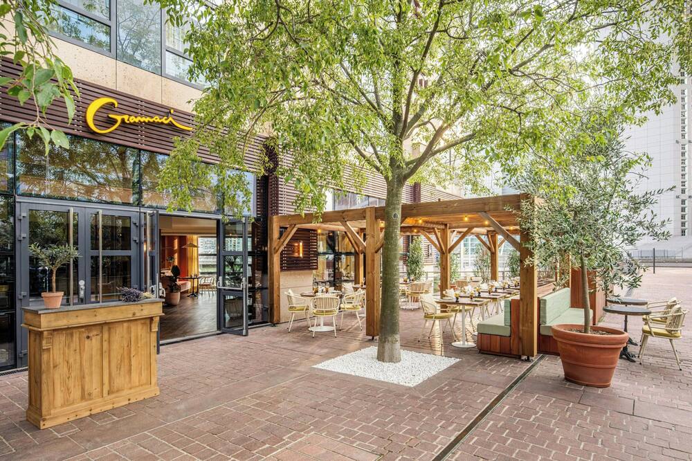 ルネサンス パリ ホテル ラ デファンス 写真