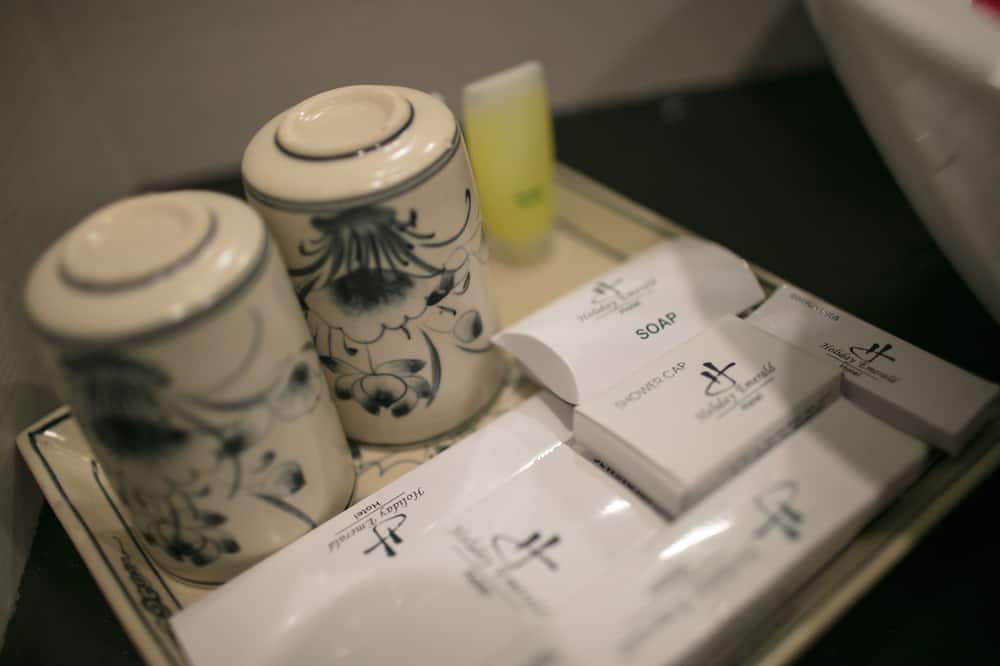 ホリデイ エメラルド ホテル 写真