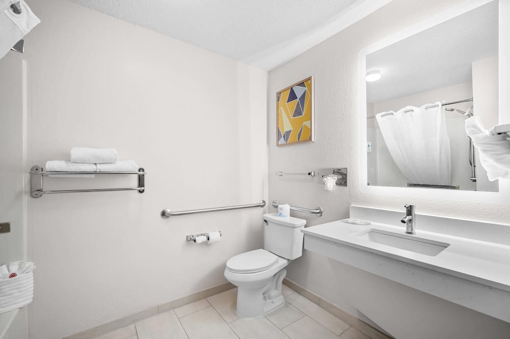 コンフォートイン インディアナポリス イースト 写真