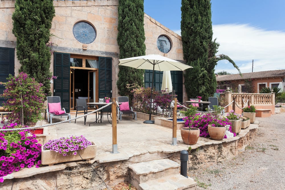 Es Revellar Art Resort 写真