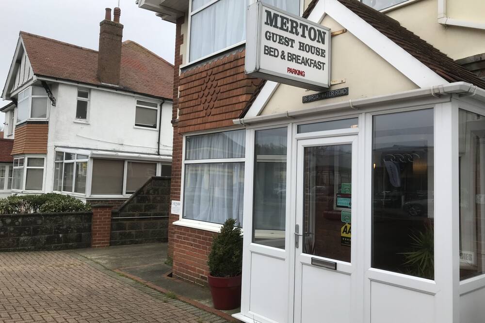 Merton House 写真
