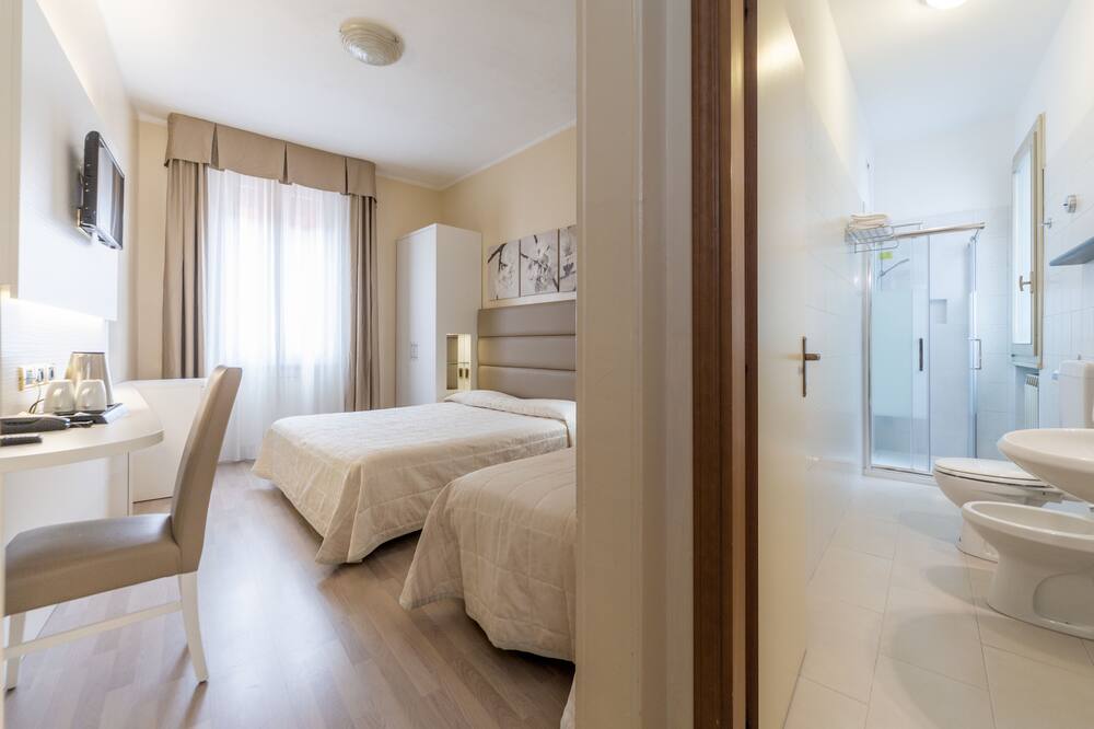 ホテル ユニバーシティ 写真