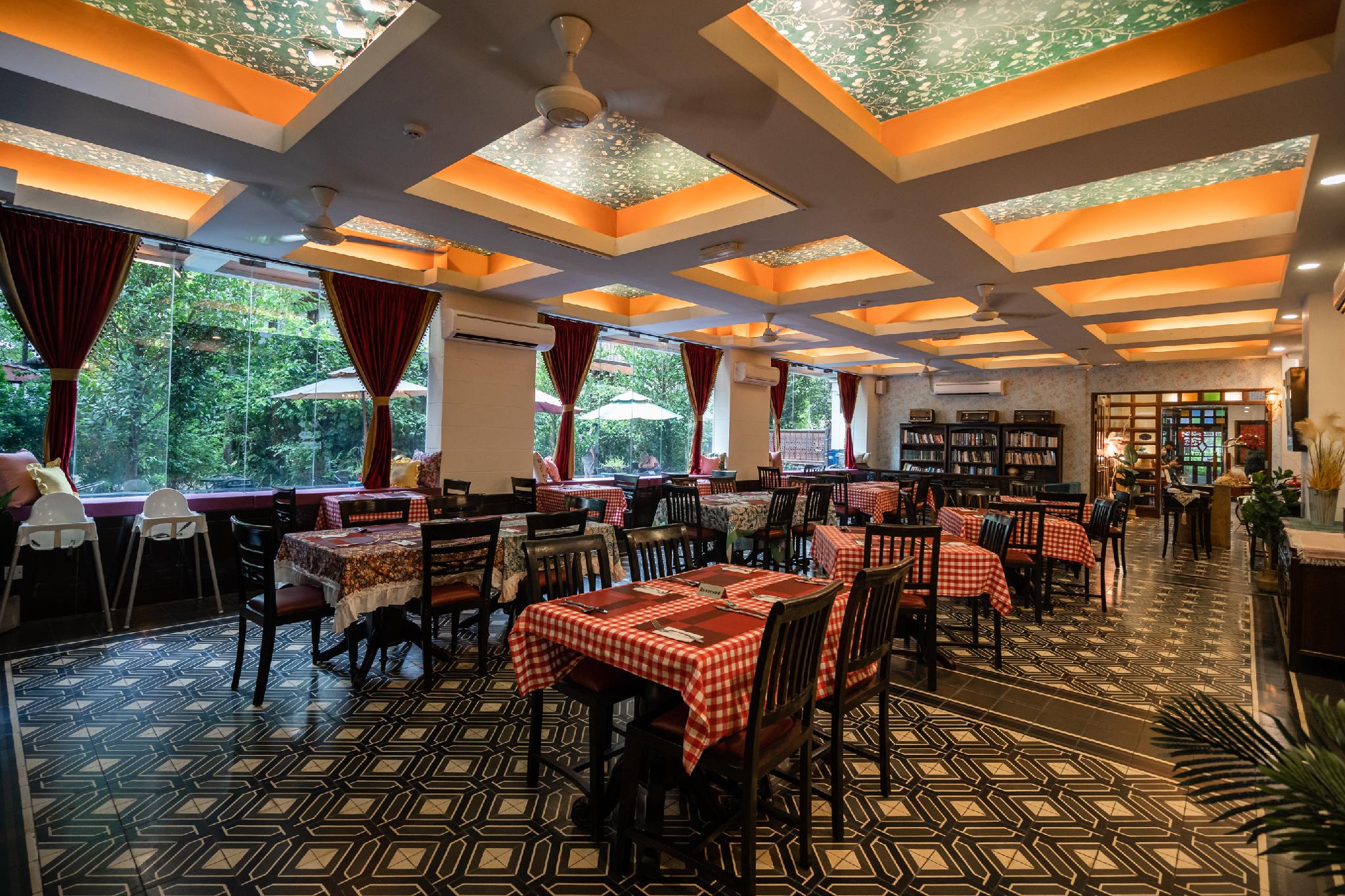 ホテル ペナガ 写真