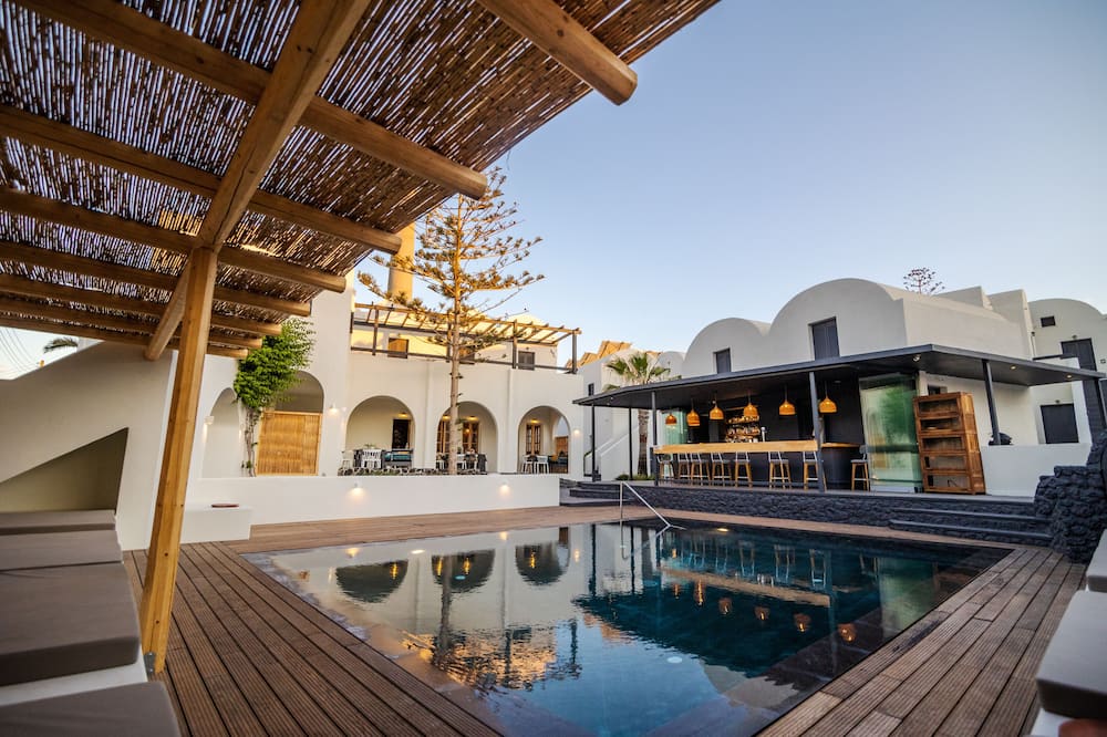 スコルピオス ビーチ サントリーニ 写真