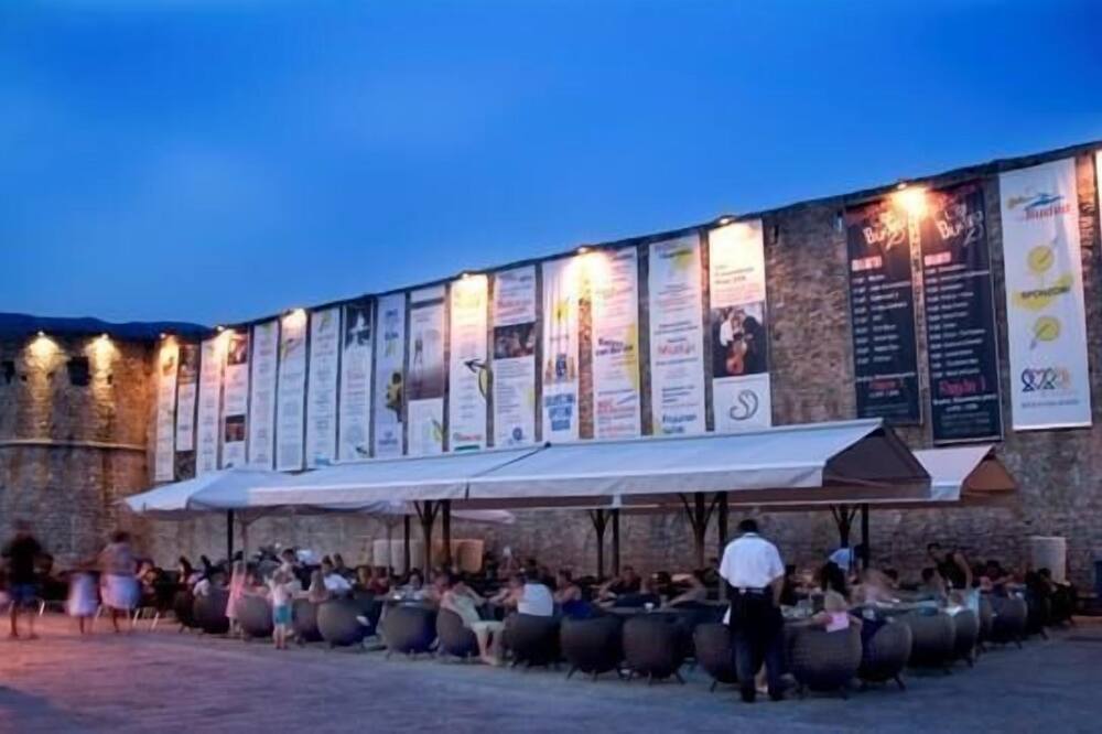 ホテル アストリア 写真