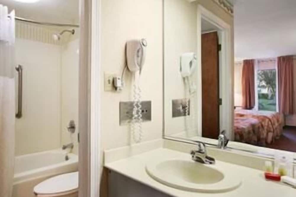 ラマダ バイ ウィンダム レバノン 写真