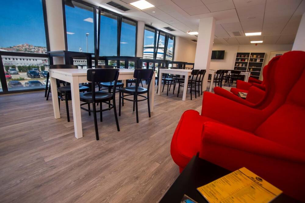 ホステル ソル 写真