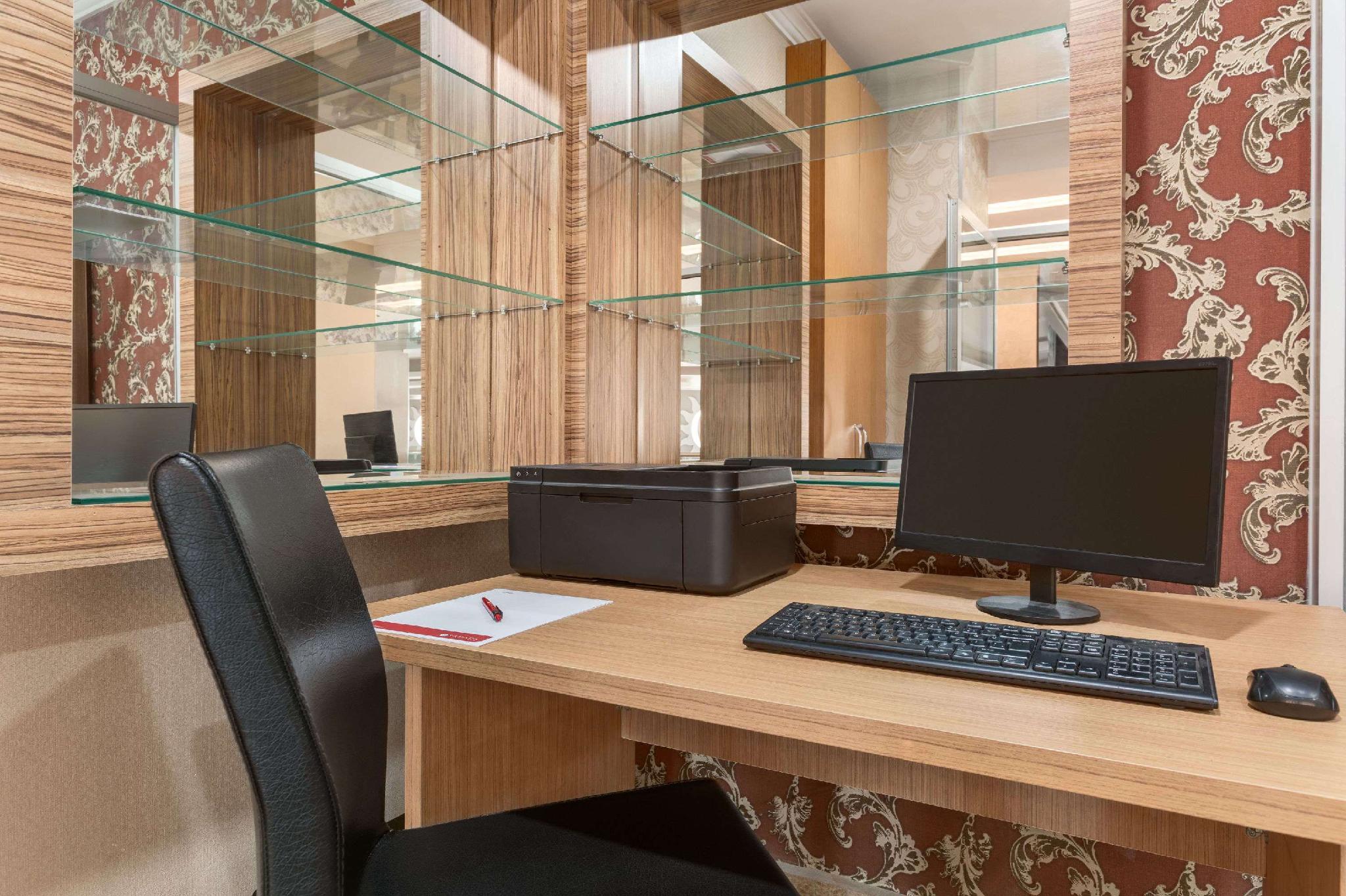 ラマダ バイ ウィンダム ウシャク 写真