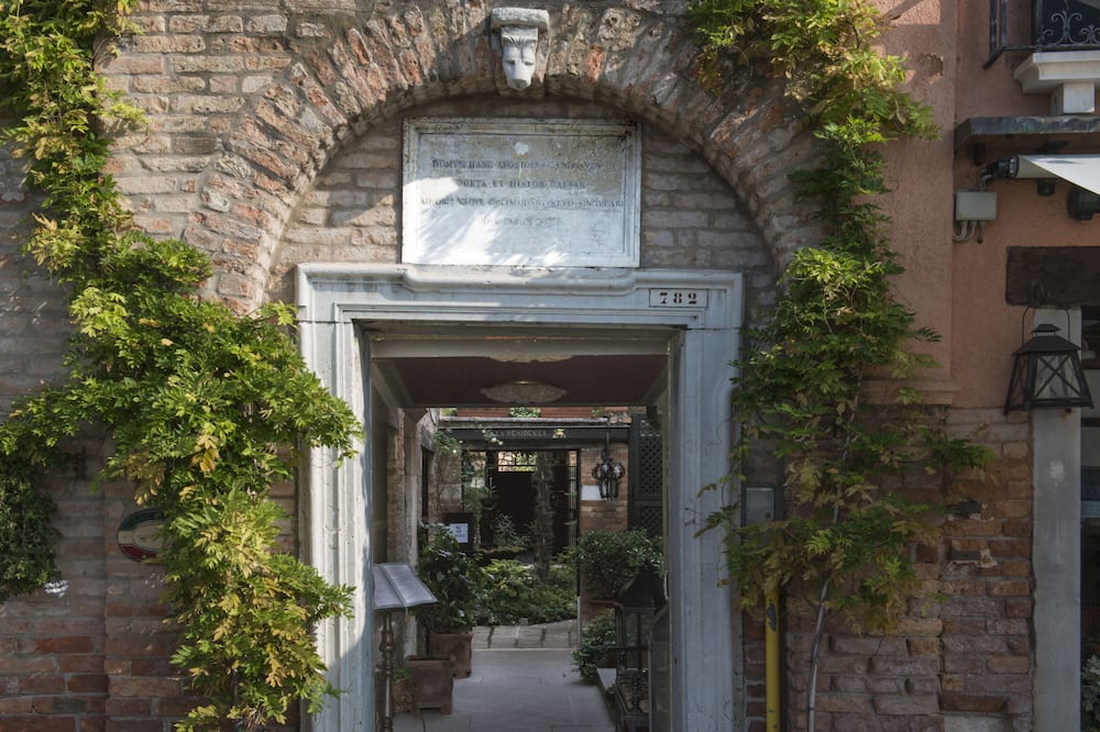 ホテル ラ カルチーナ 写真