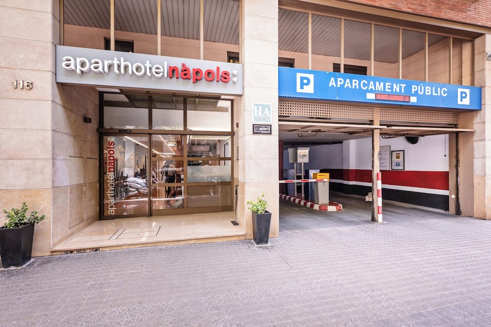 アパートホテル ナポルス 写真