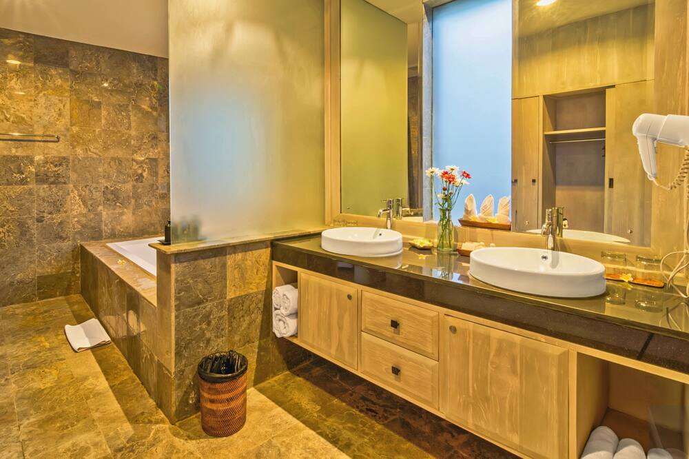 ラバック リバー ホテル バイ EPS 写真