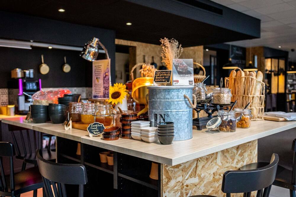 ノボテル ミュルーズ バール フリブール 写真