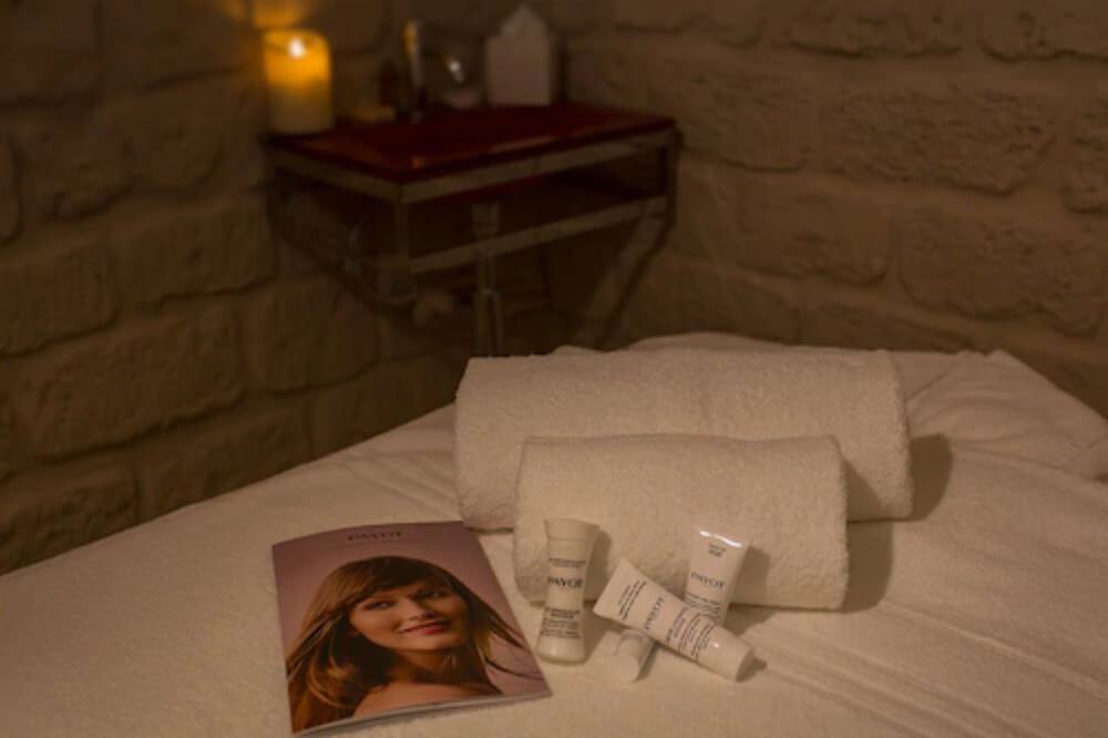 ホテル レ ビュル ド パリ 写真