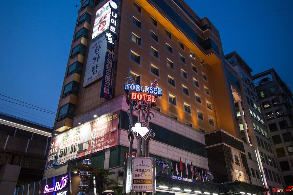 ノブレッセ ツーリスト ホテル 写真