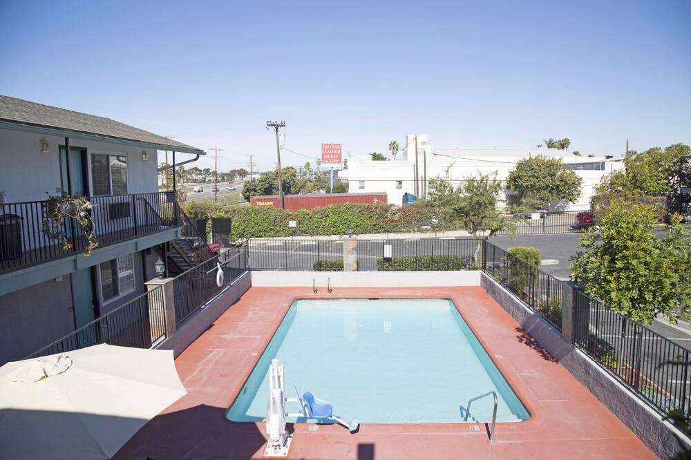 スタジオ 6 ナショナル シティ、カルフォルニア - ネーバル ベース サンディエゴ 写真