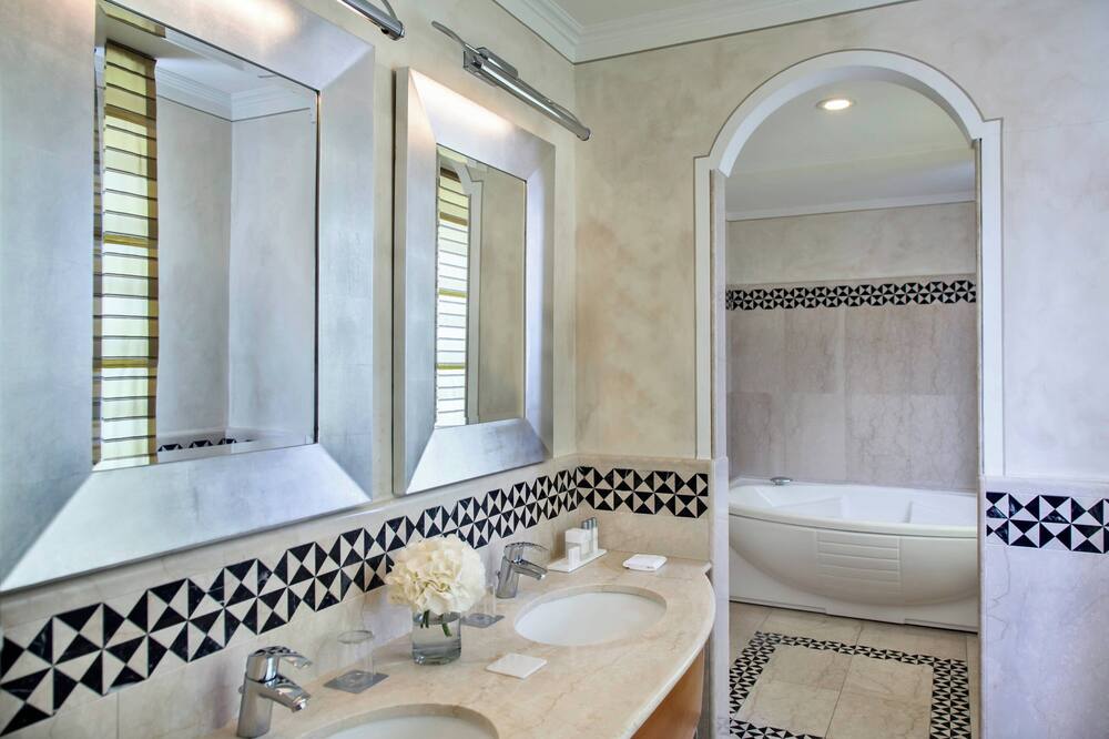 ルネッサンス ナポリ ホテル メディテッラネオ 写真