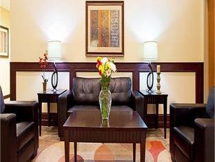 ホリデイ イン エクスプレス & スイーツ ウォーキガン by IHG 写真