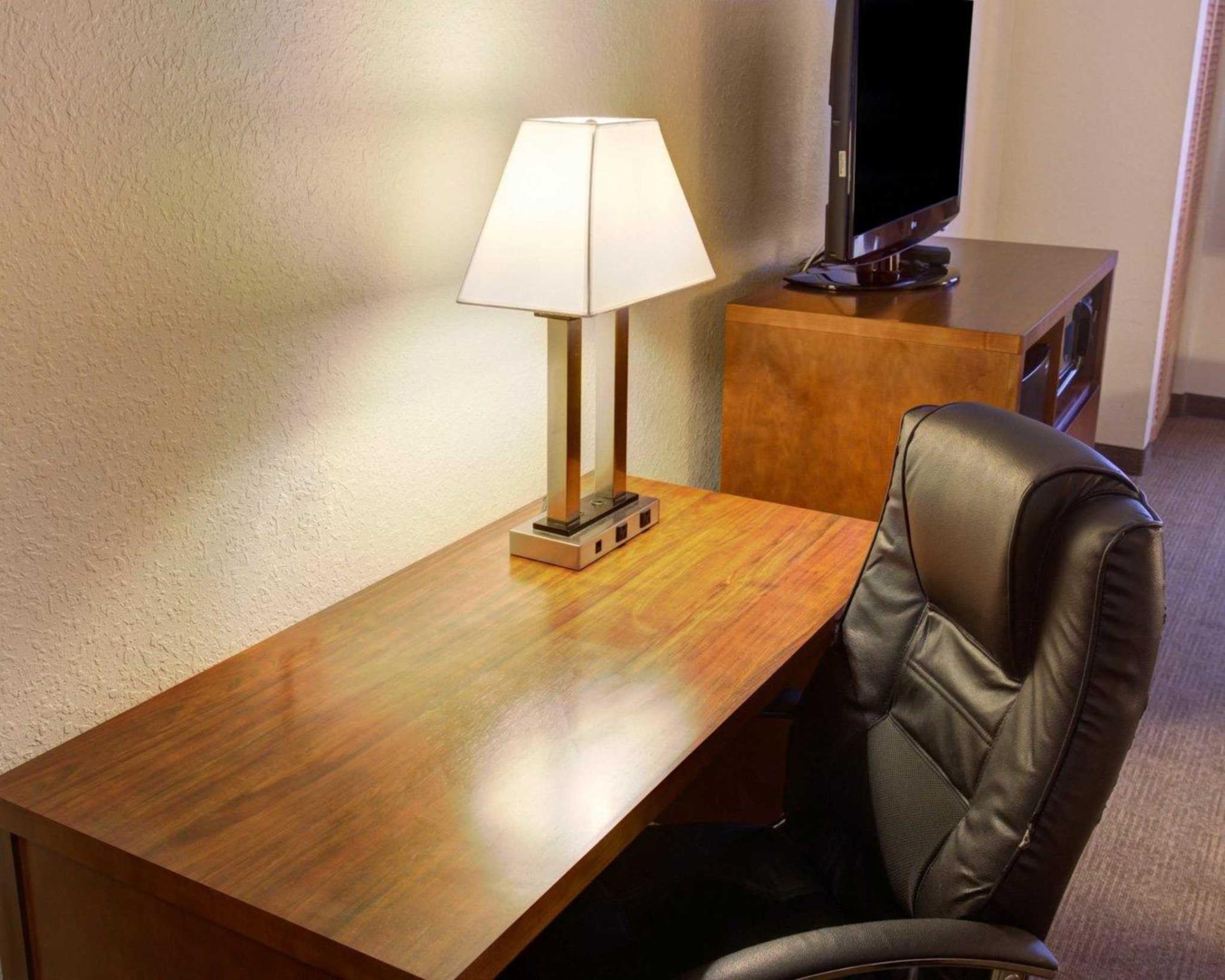 コンフォート  イン & スイーツ ノース グリーンフィールド 写真