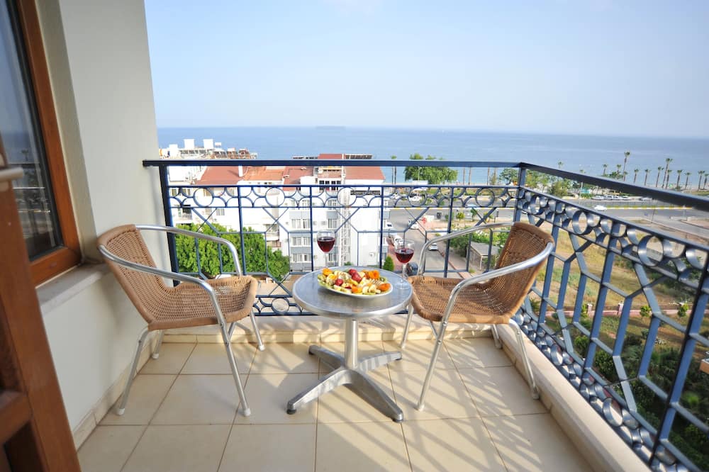 ホテル ロイヤル ヒル 写真