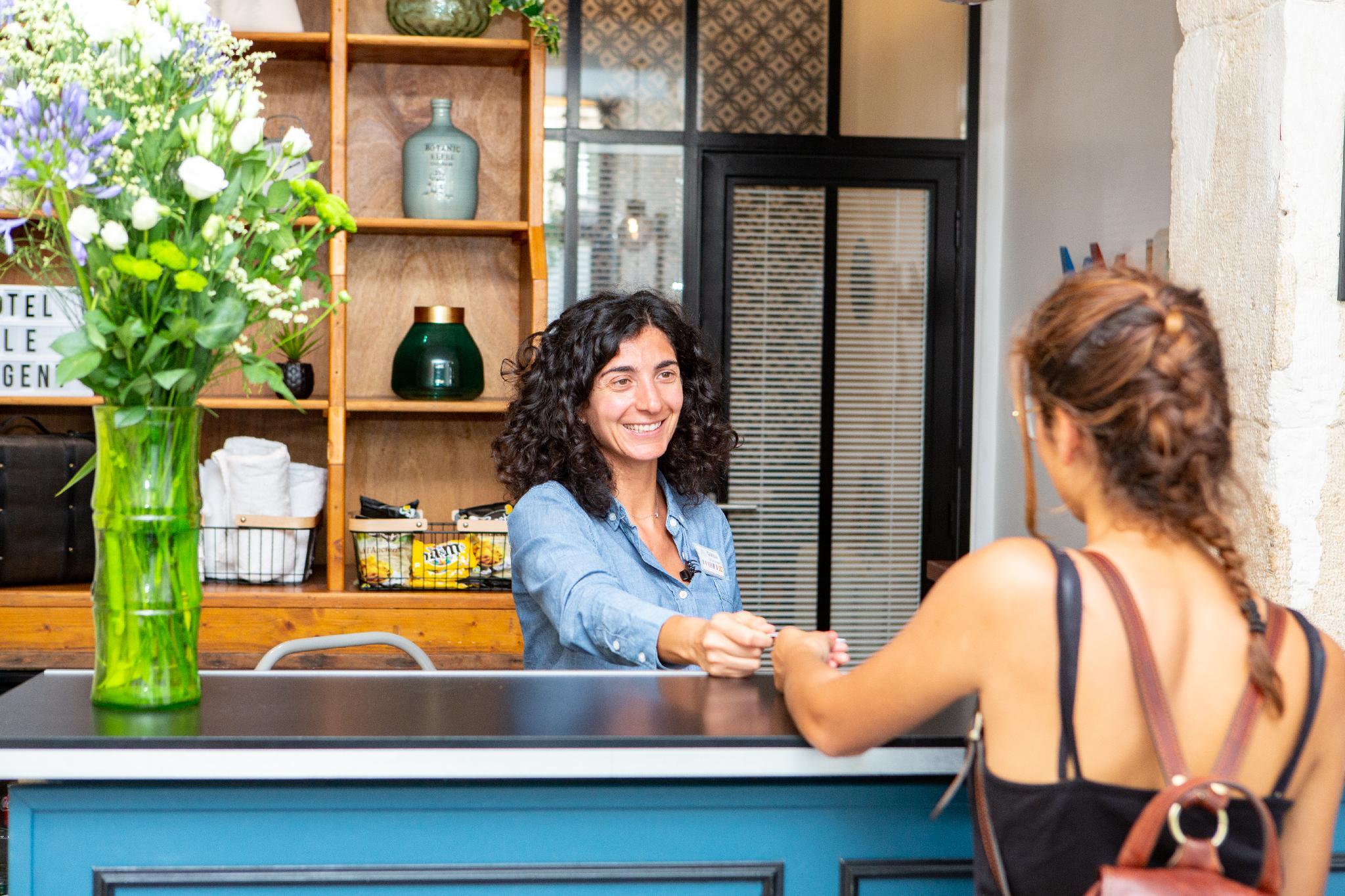 ル レジェント モンマルトル バイ ヒホフォストテルズ 写真