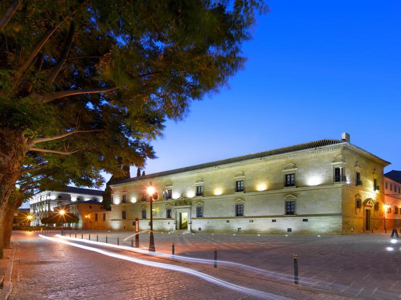 パラドール デ ウベダ 写真