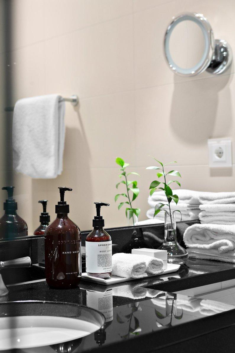 ホテル コンチネンタル 写真