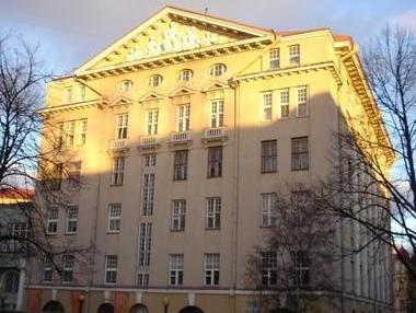 ロメオ ファミリー アパートメンツ 写真