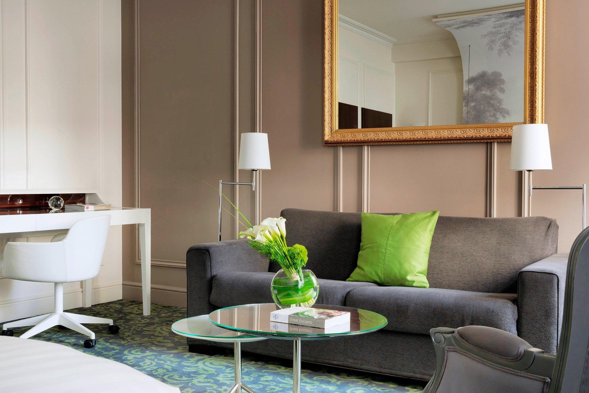 Renaissance Paris Nobel Tour Eiffel Hotel 写真