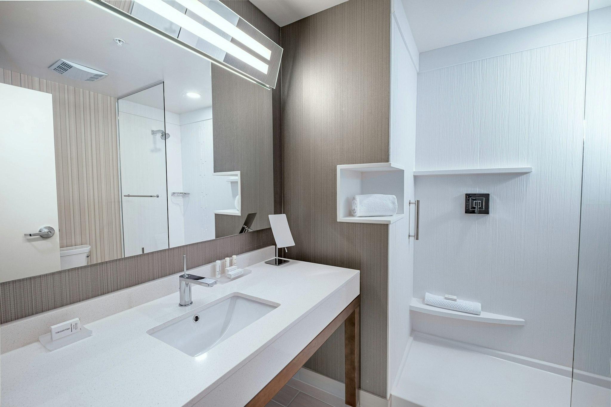 Courtyard by Marriott Toledo West 写真
